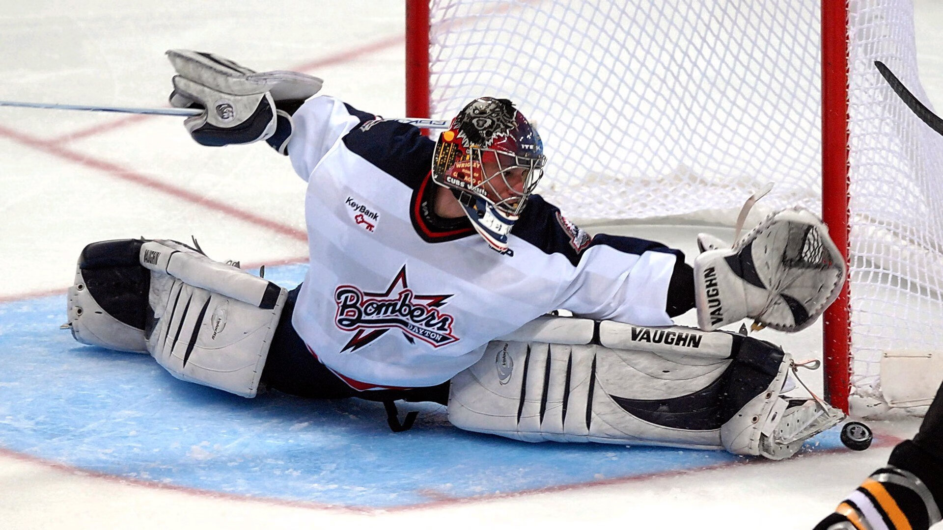 阿伦·斯密斯：以冷静思维指挥全黑队进攻，让比赛节奏变得流畅